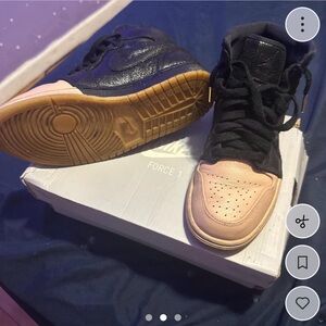 Nike Kids Sneakers Black and Tan